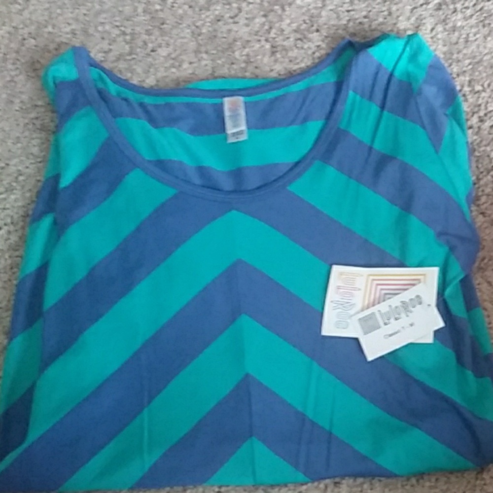 LulaRoe Classic T NWT